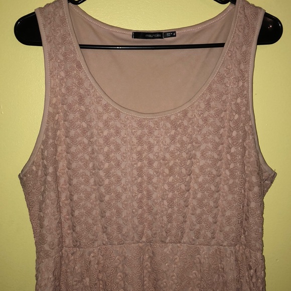 XL salmon/peach lace material dress - Picture 2 of 3